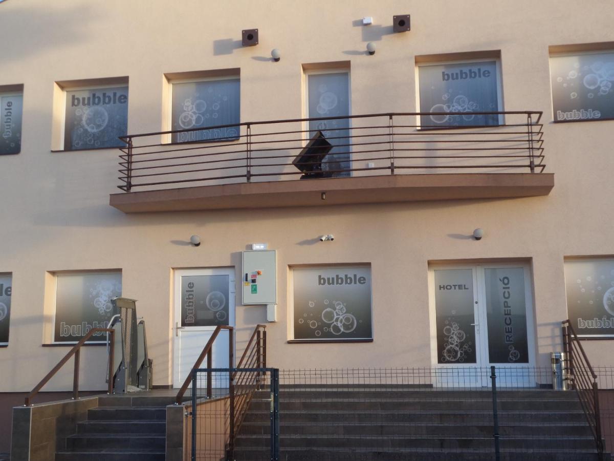 Bubble Hotel Es Rendezvenykoezpont Zalaegerszeg Esterno foto