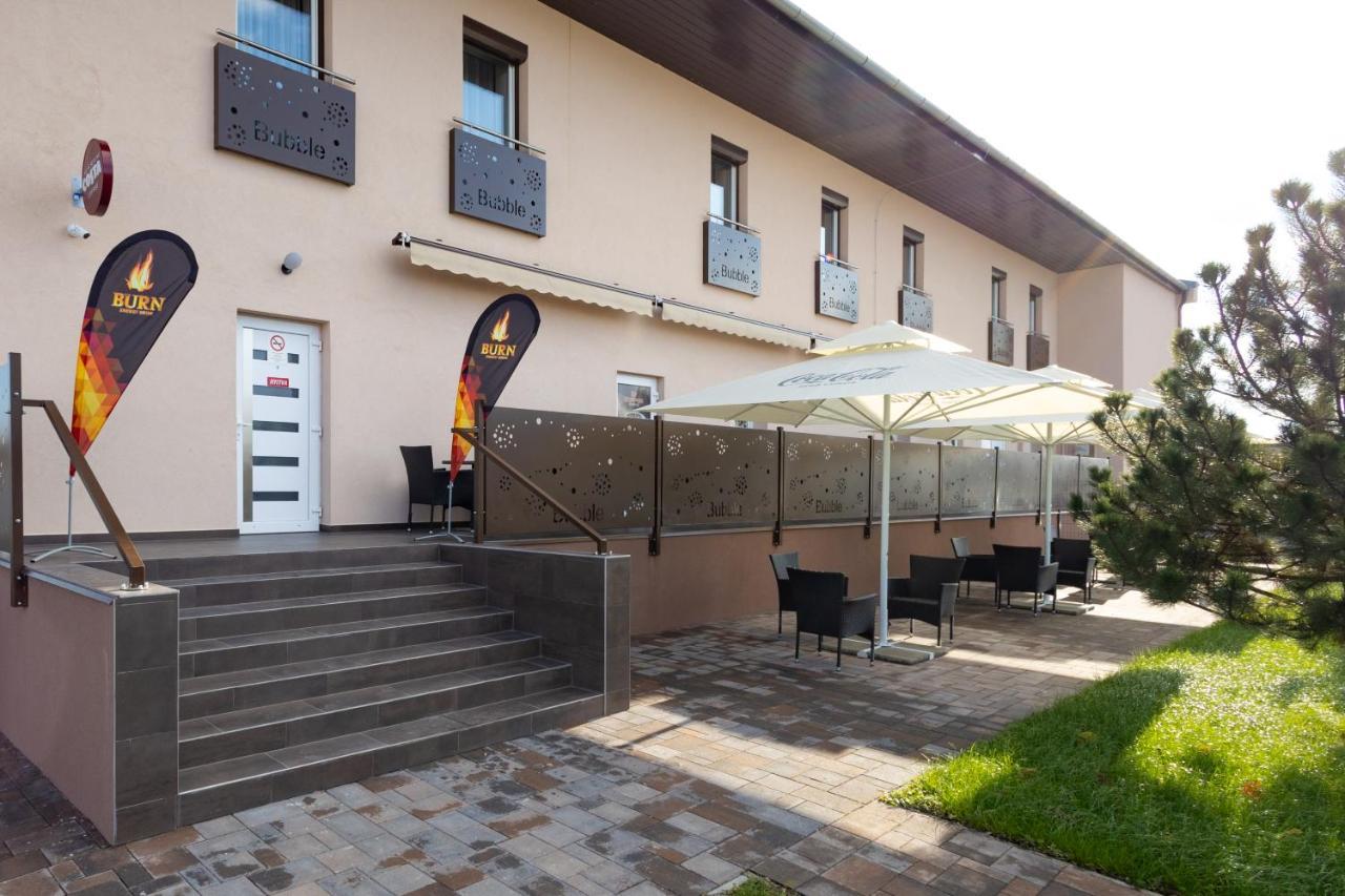 Bubble Hotel Es Rendezvenykoezpont Zalaegerszeg Esterno foto