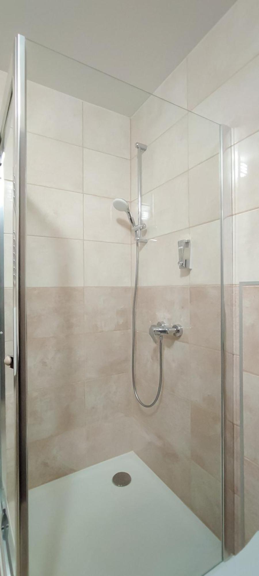 Bubble Hotel Es Rendezvenykoezpont Zalaegerszeg Esterno foto